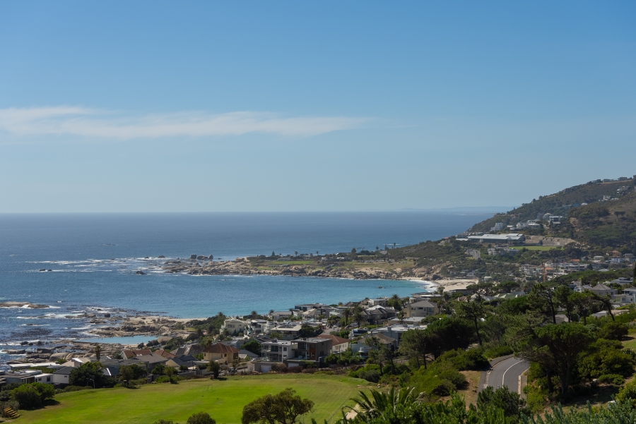 To Let 6 Bedroom Property for Rent in Bakoven Western Cape